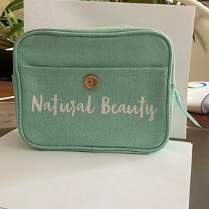 Clairns “Natural Beauty” cosmetic bag 💋💙